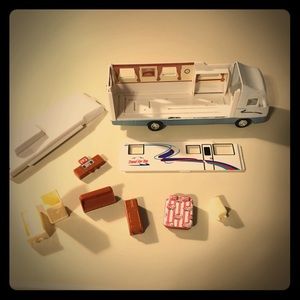 Toy RV.